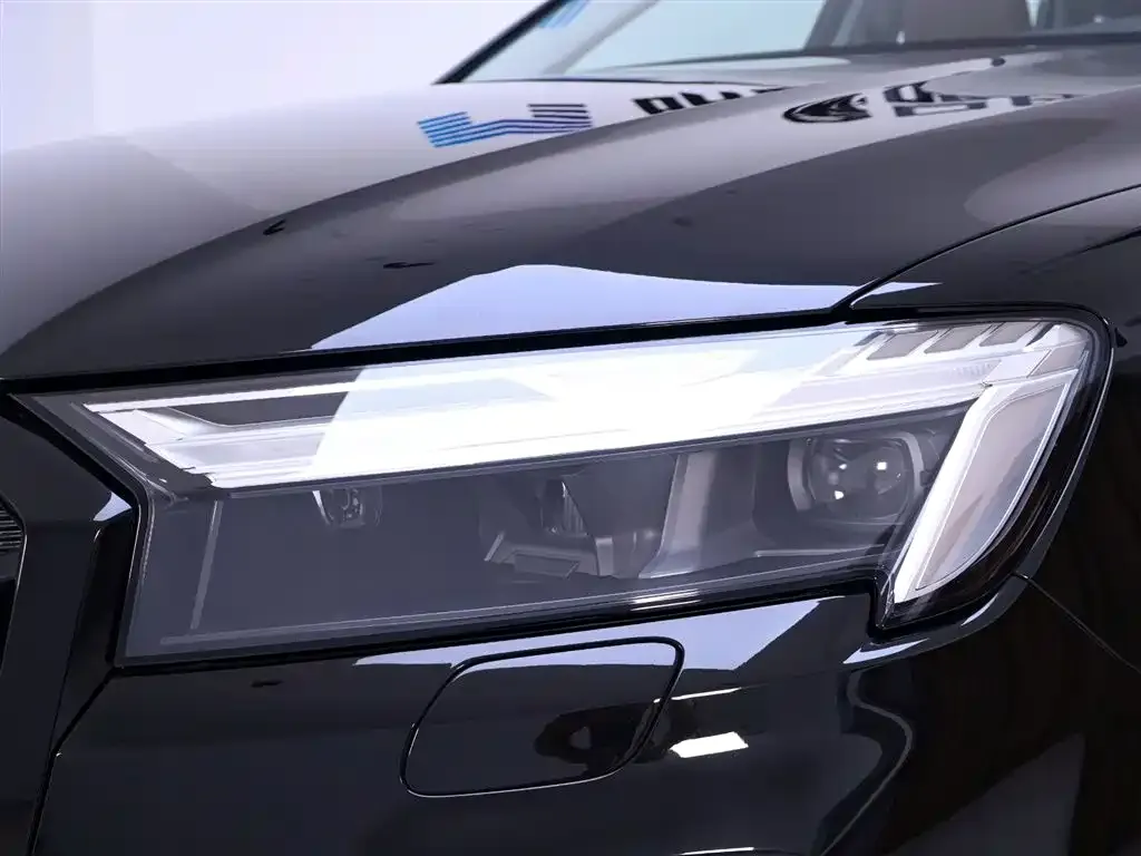 Audi Q7 2024 из CN, фото 4