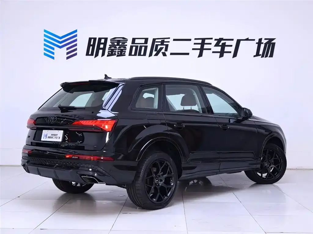 Audi Q7 2024 из CN, фото 7