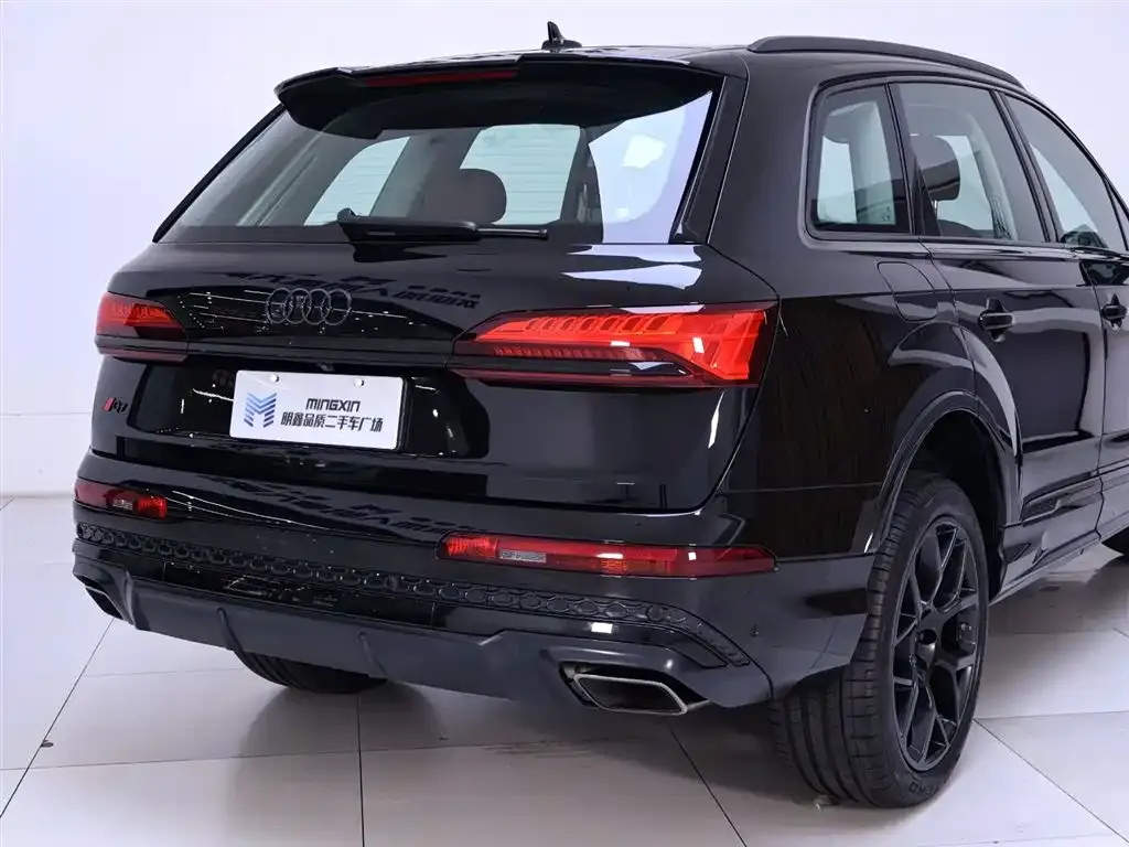 Audi Q7 2024 из CN, фото 8