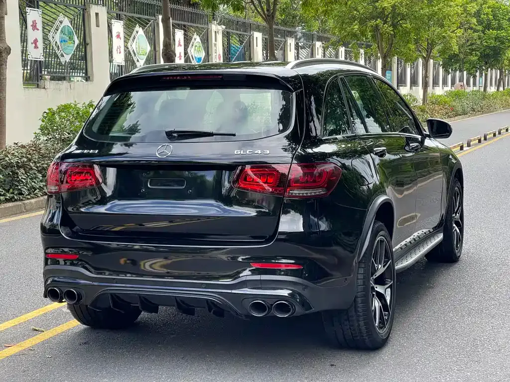 Mercedes-Benz GLC AMG — фото 9