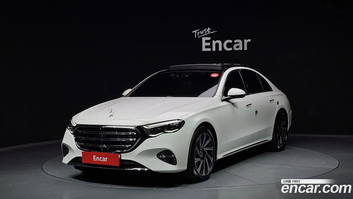 Mercedes-Benz E-Class — фото 1