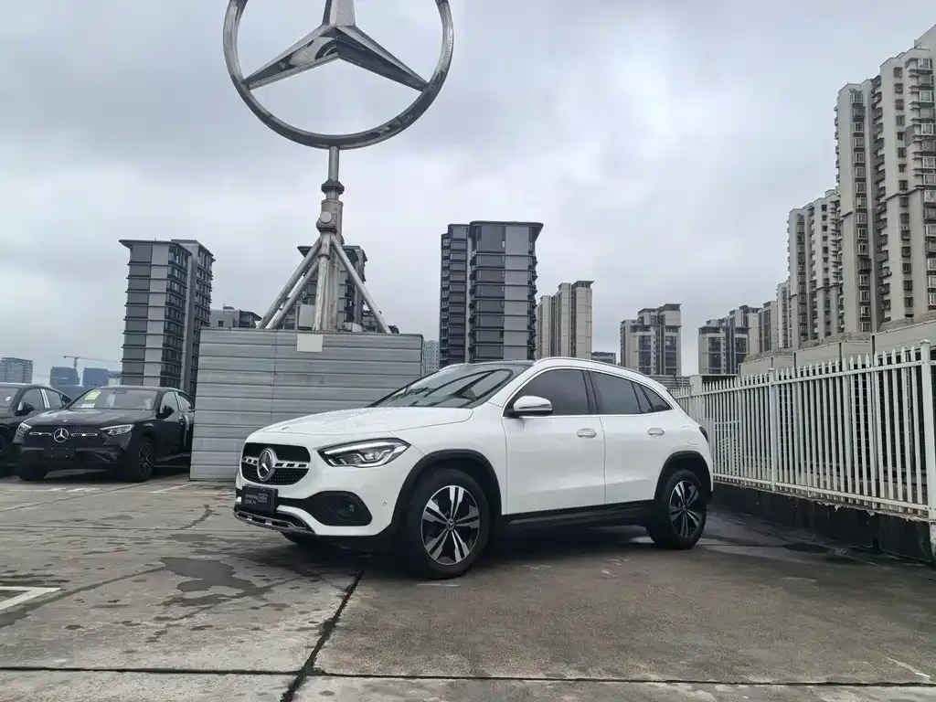 Mercedes-Benz GLA — фото 1