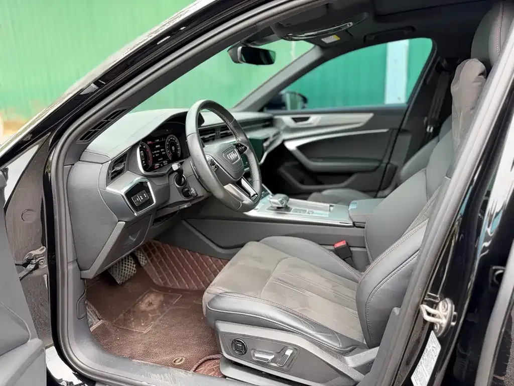 Audi A6L 2023 из CN, фото 4