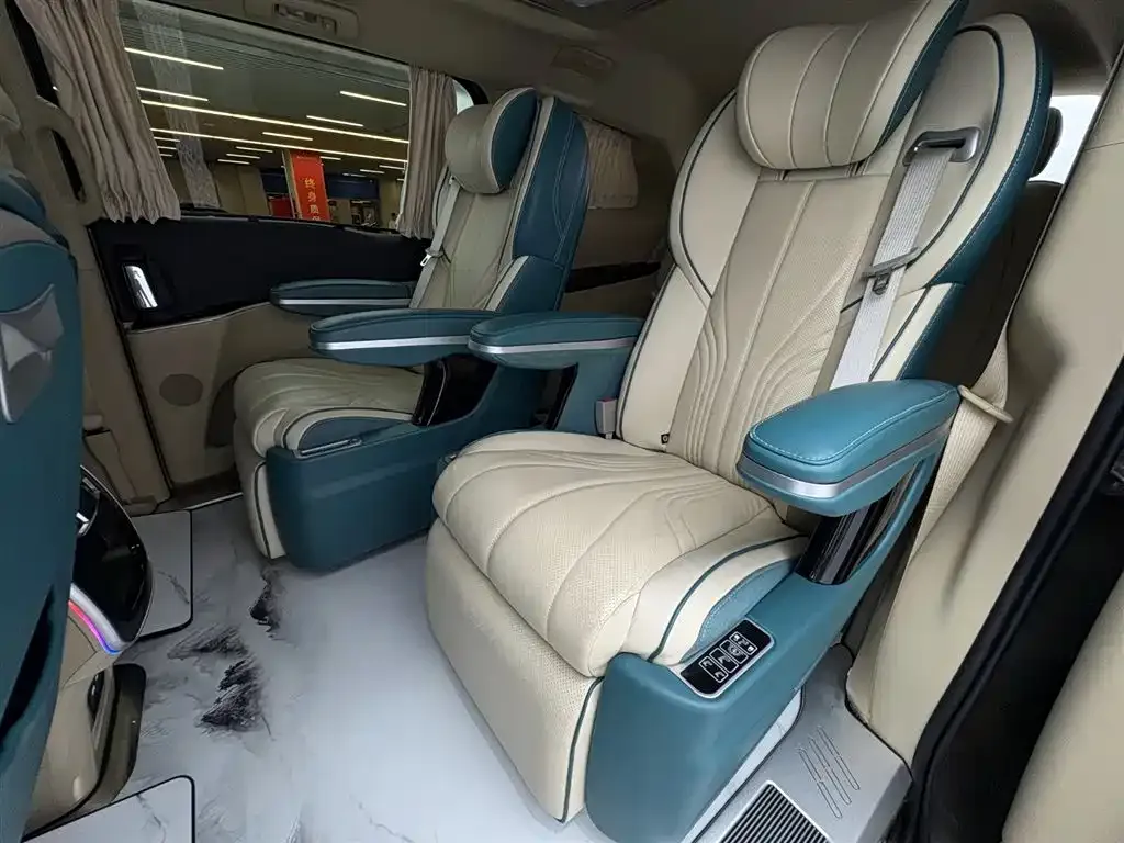 Buick GL8 2024 из CN, фото 7