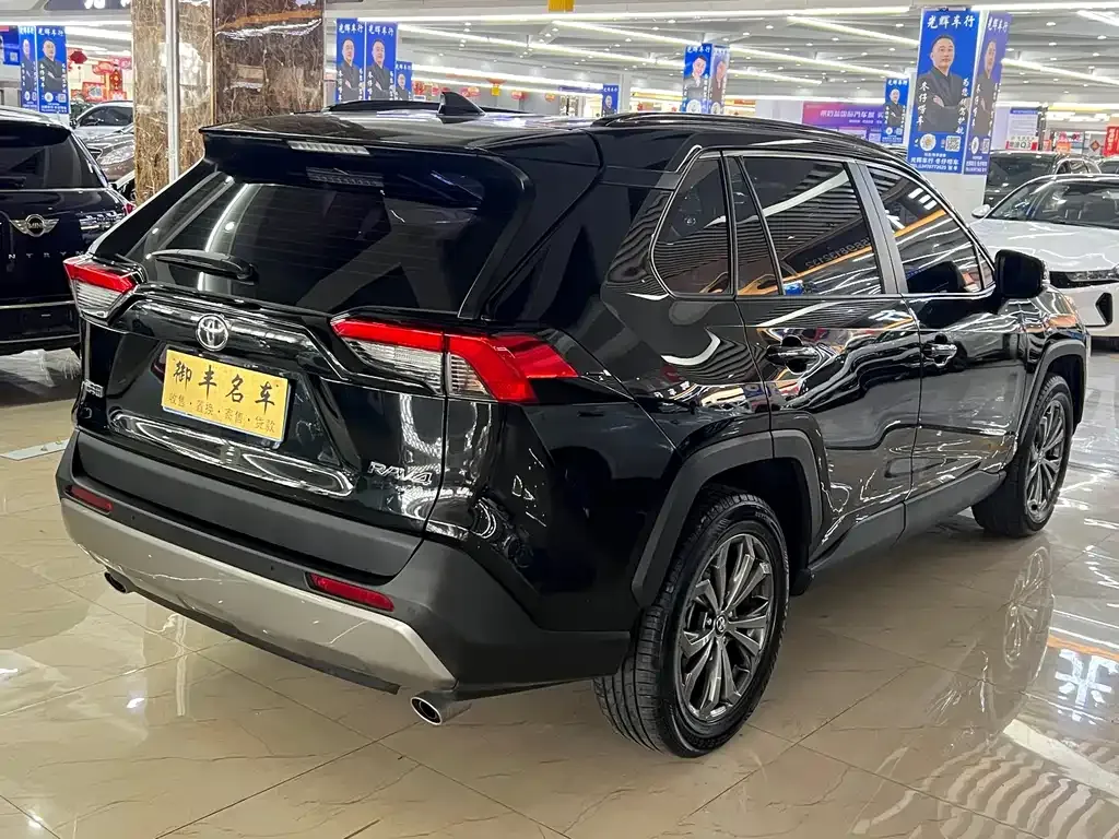 Toyota RAV4 2024 из CN, фото 4