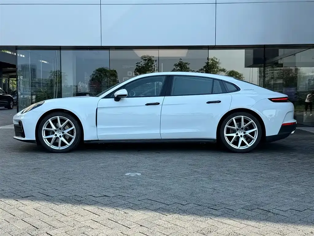 Porsche Panamera 2025 из CN, фото 2