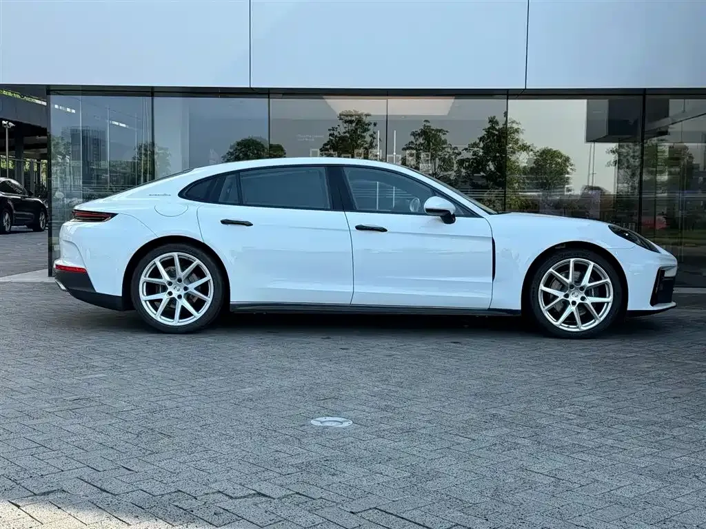 Porsche Panamera 2025 из CN, фото 6