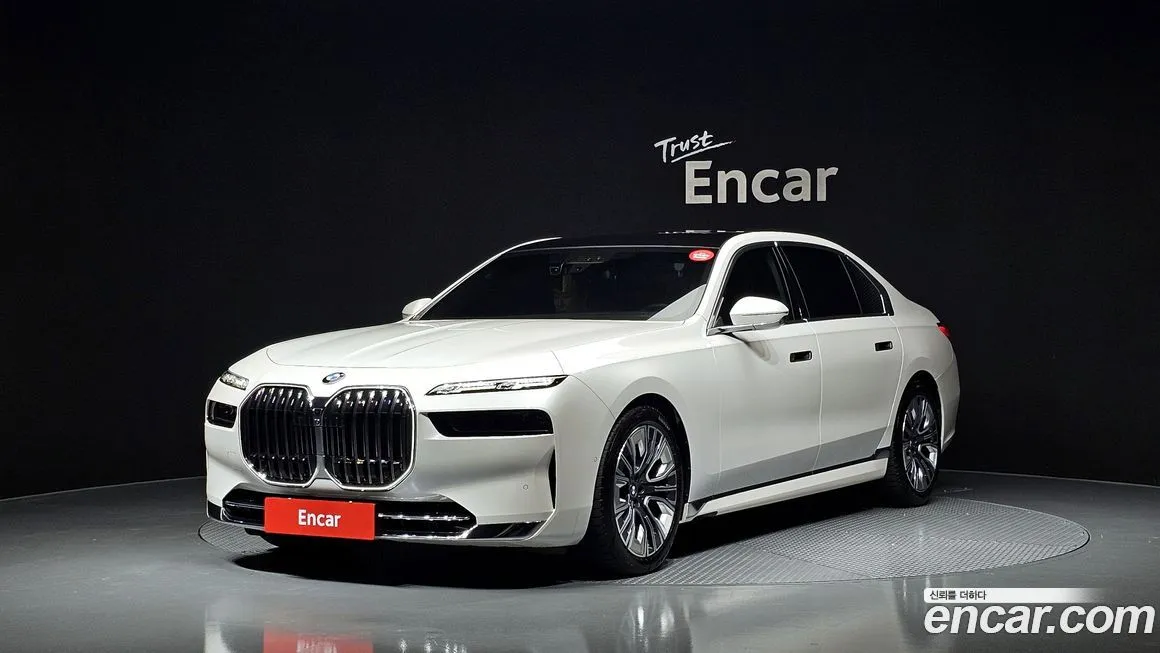 BMW 7-Series — фото 1