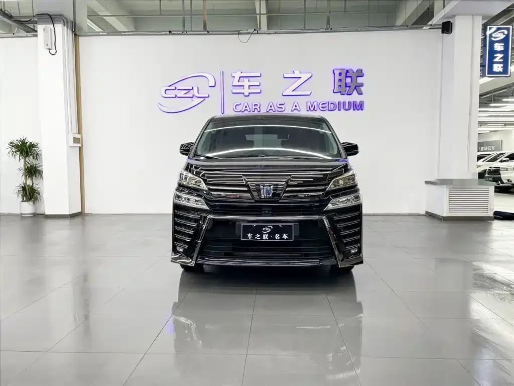 Toyota Vellfire — фото 2