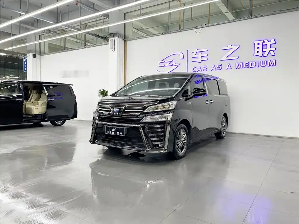 Toyota Vellfire — фото 3