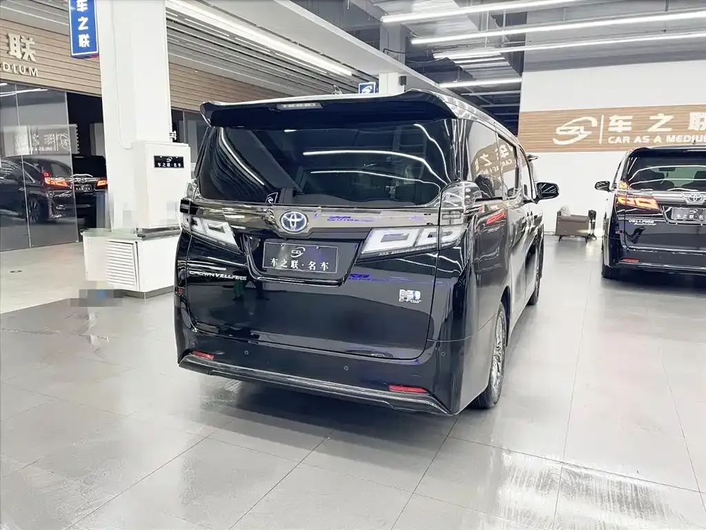 Toyota Vellfire — фото 6
