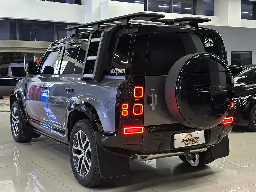 Land Rover Defender — фото 10