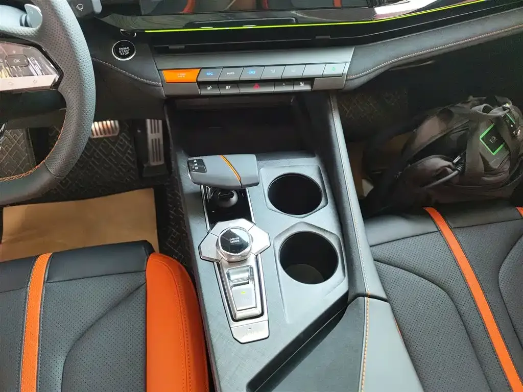 Changan UNI-V 2025 из CN, фото 6