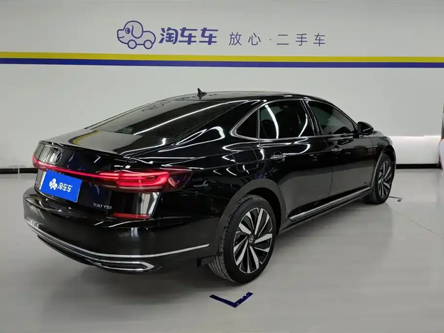 Volkswagen Passat 2023 из CN, фото 3