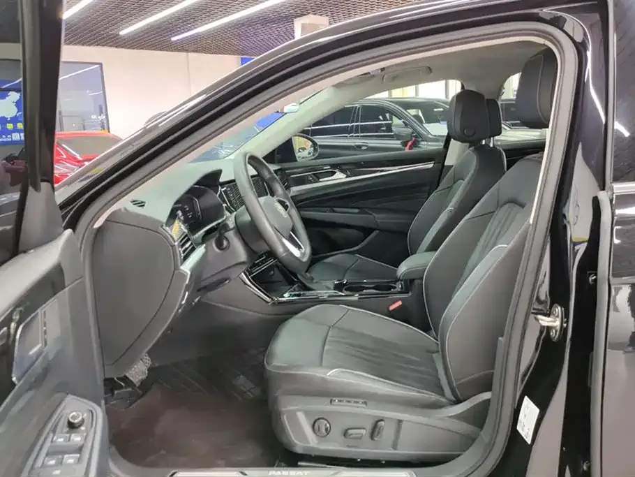 Volkswagen Passat 2023 из CN, фото 9