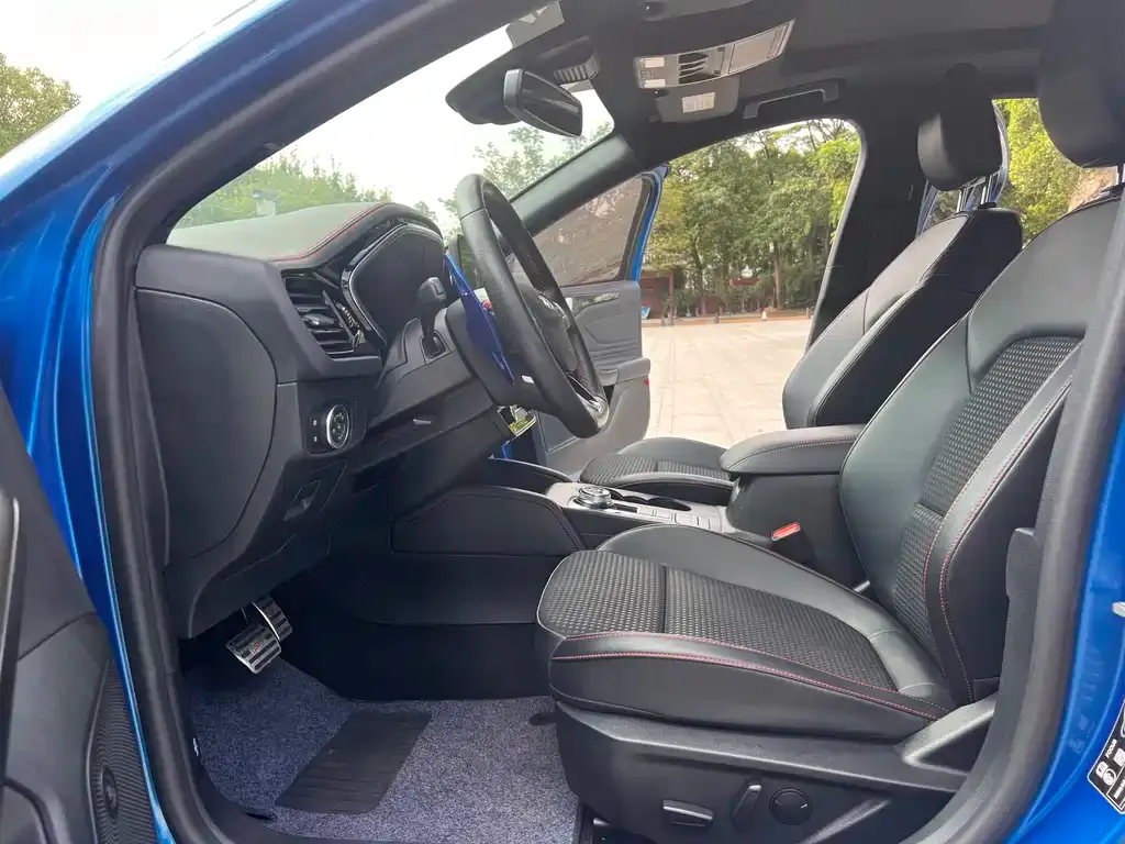 Ford Focus 2021 из CN, фото 5