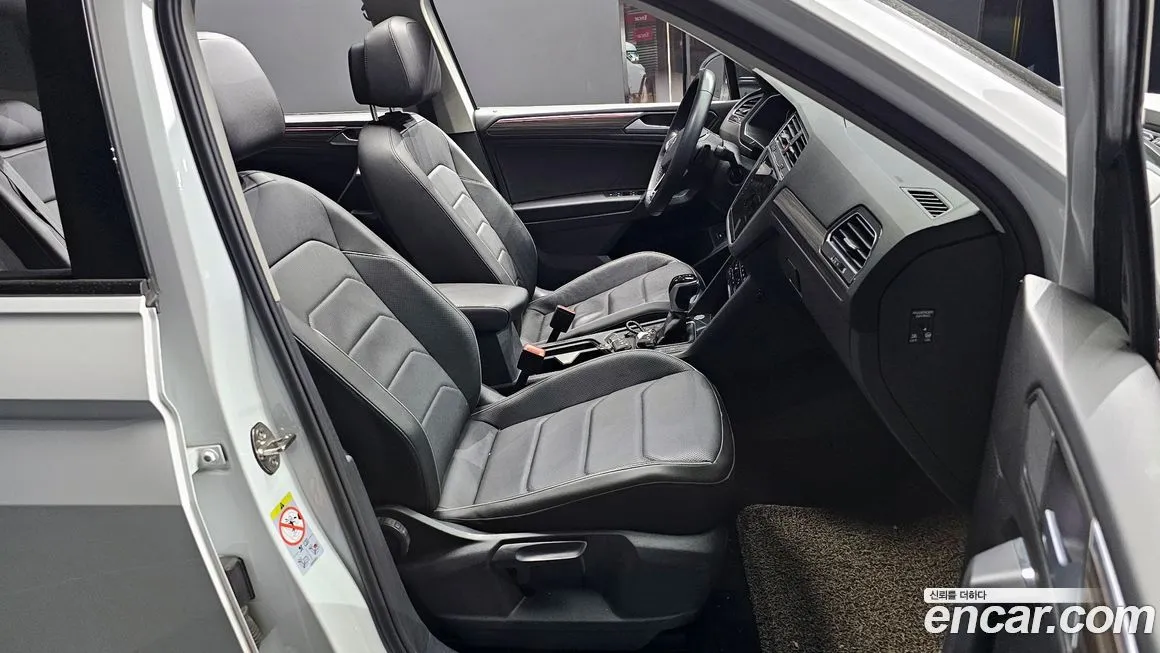 Volkswagen Tiguan — фото 10