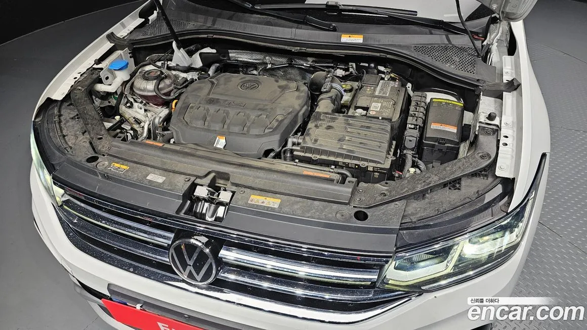 Volkswagen Tiguan — фото 6
