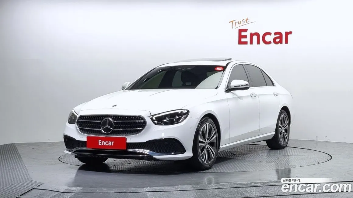 Mercedes-Benz E-Class — фото 1