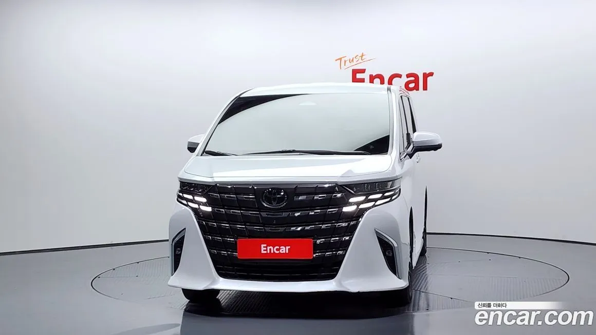 Toyota Alphard — фото 3
