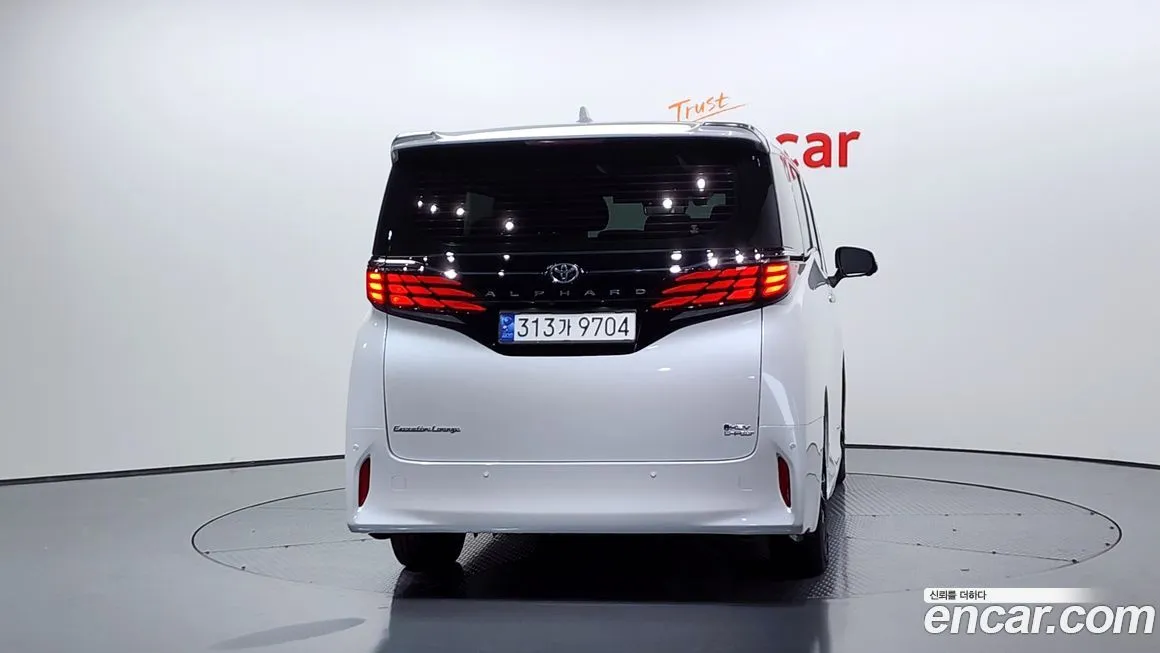 Toyota Alphard — фото 4