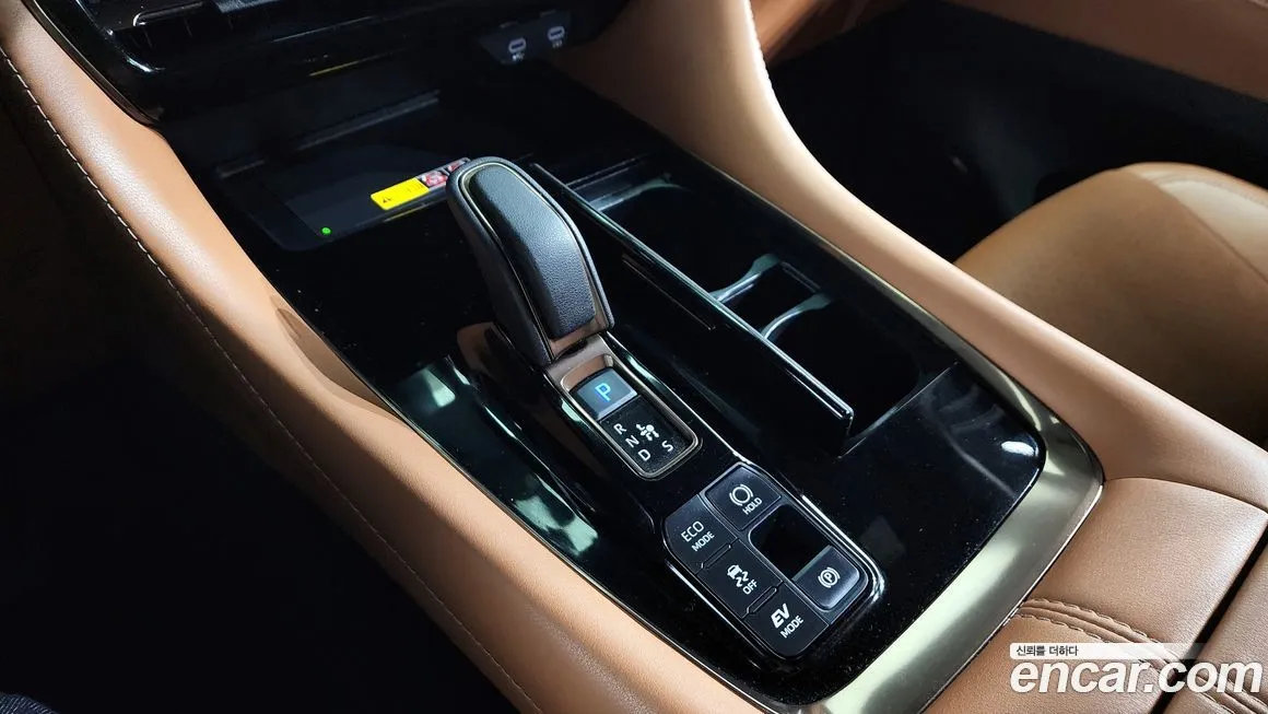 Toyota Alphard — фото 9