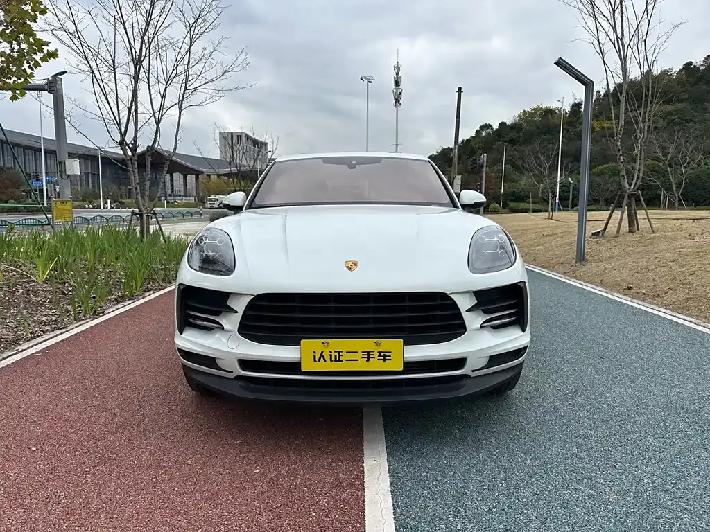 Porsche Macan — фото 1