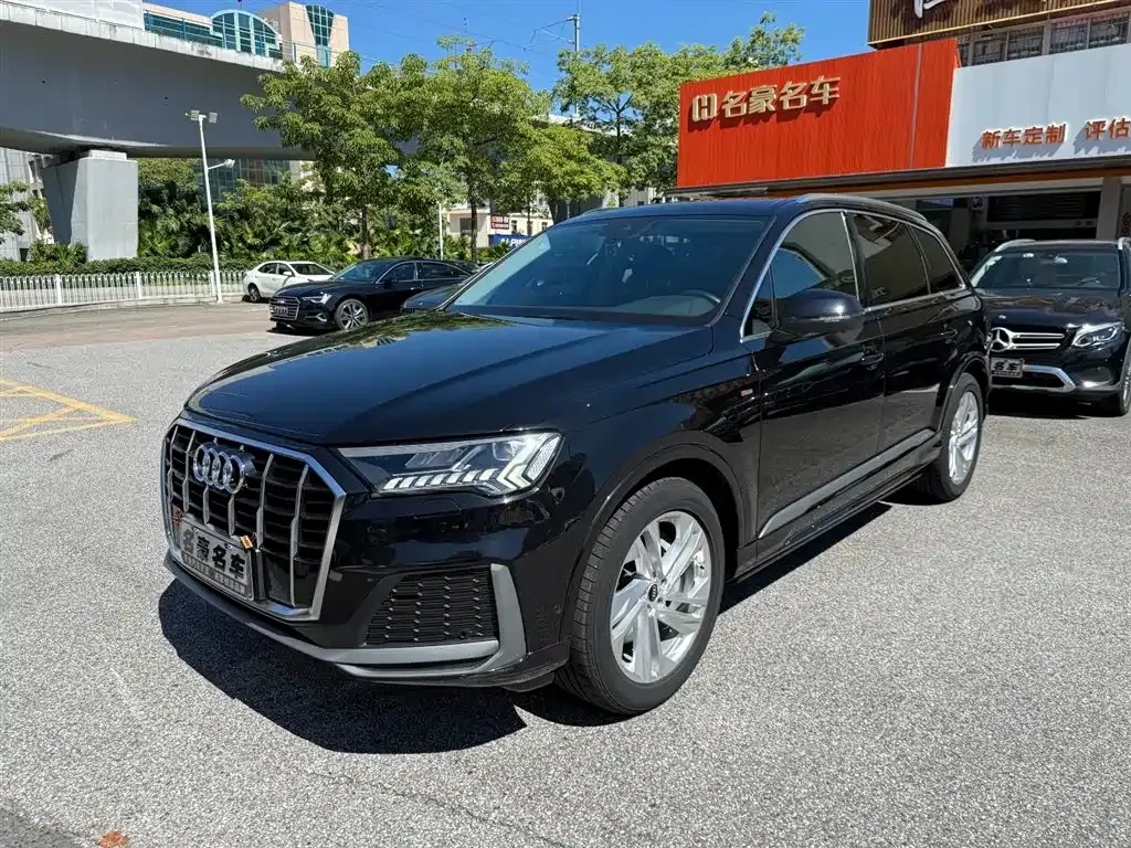 Audi Q7 2021 из CN, фото 1