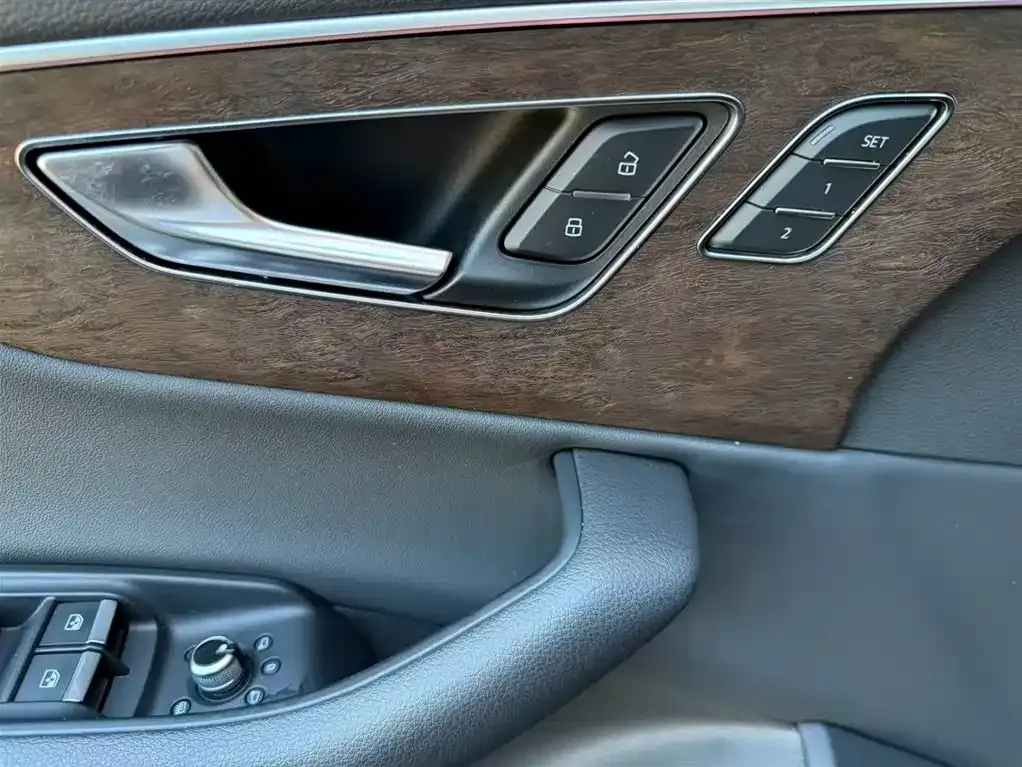 Audi Q7 2021 из CN, фото 6