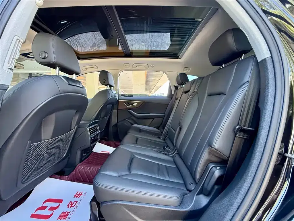 Audi Q7 2021 из CN, фото 8