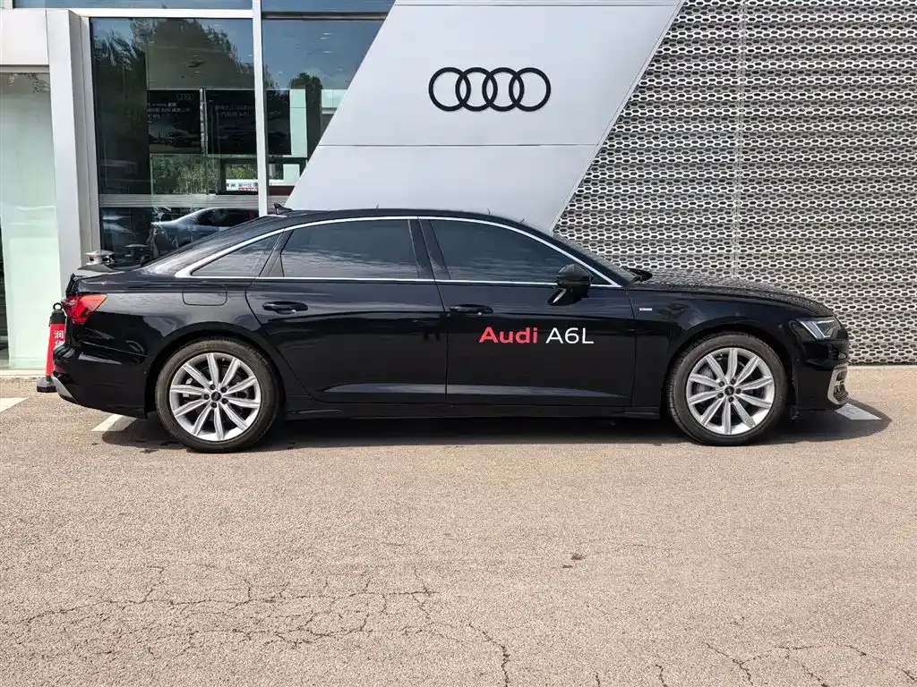 Audi A6L 2024 из CN, фото 3