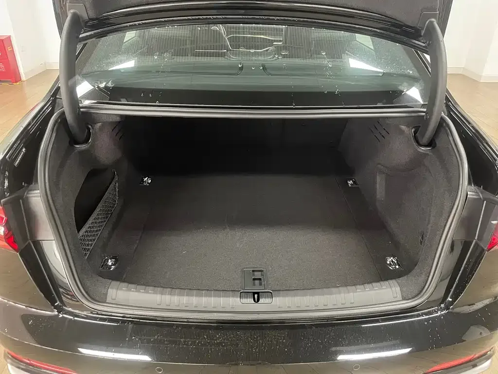 Audi A6L 2025 из CN, фото 7