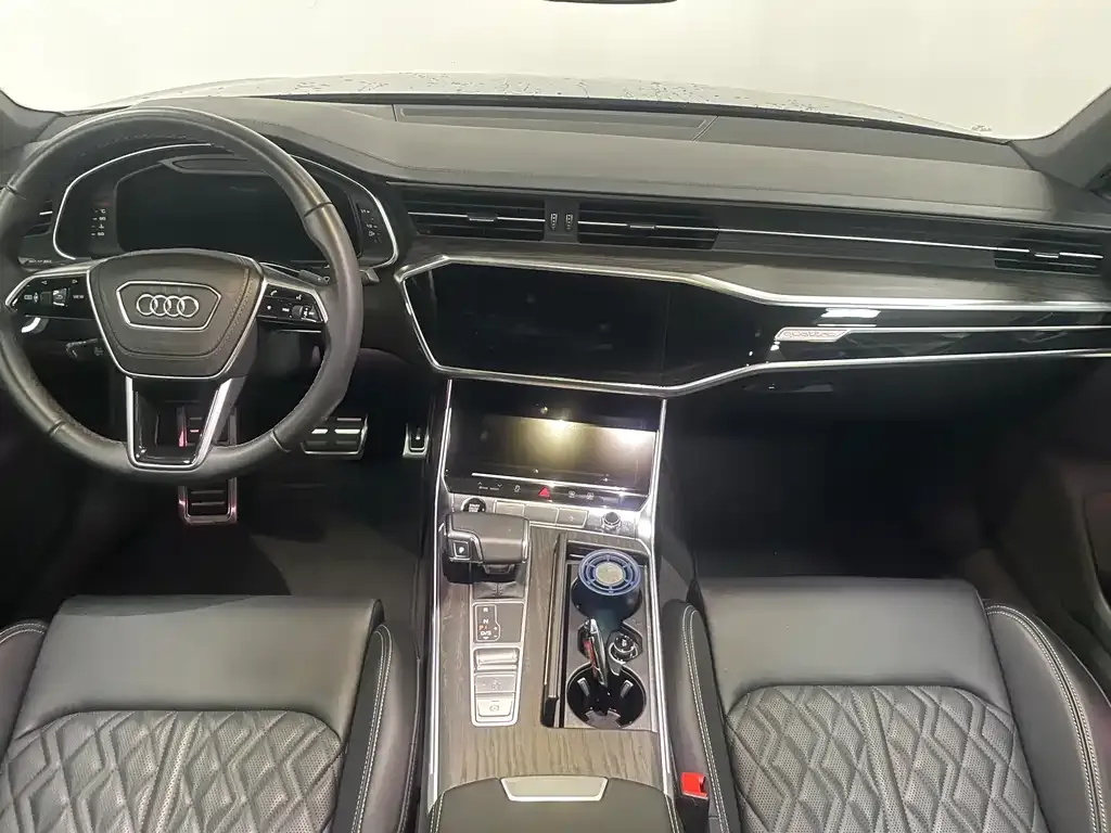 Audi A6L 2025 из CN, фото 8