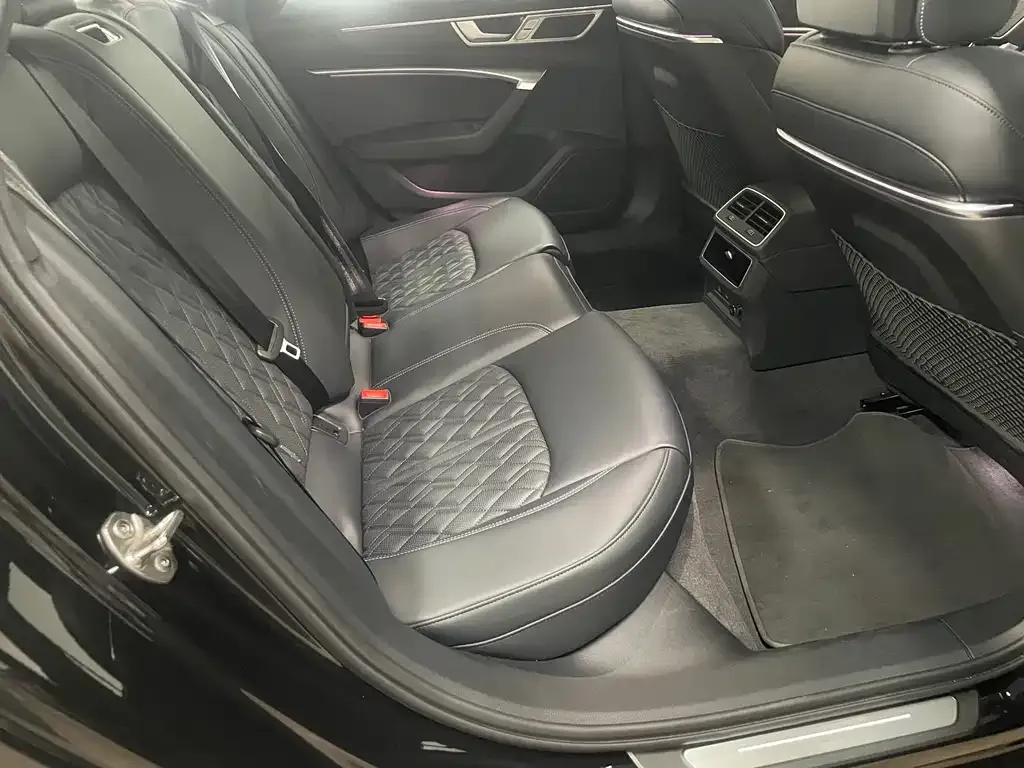 Audi A6L 2025 из CN, фото 9