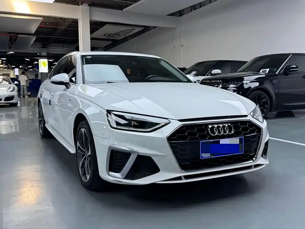 Audi A4L 2022 из CN, фото 3