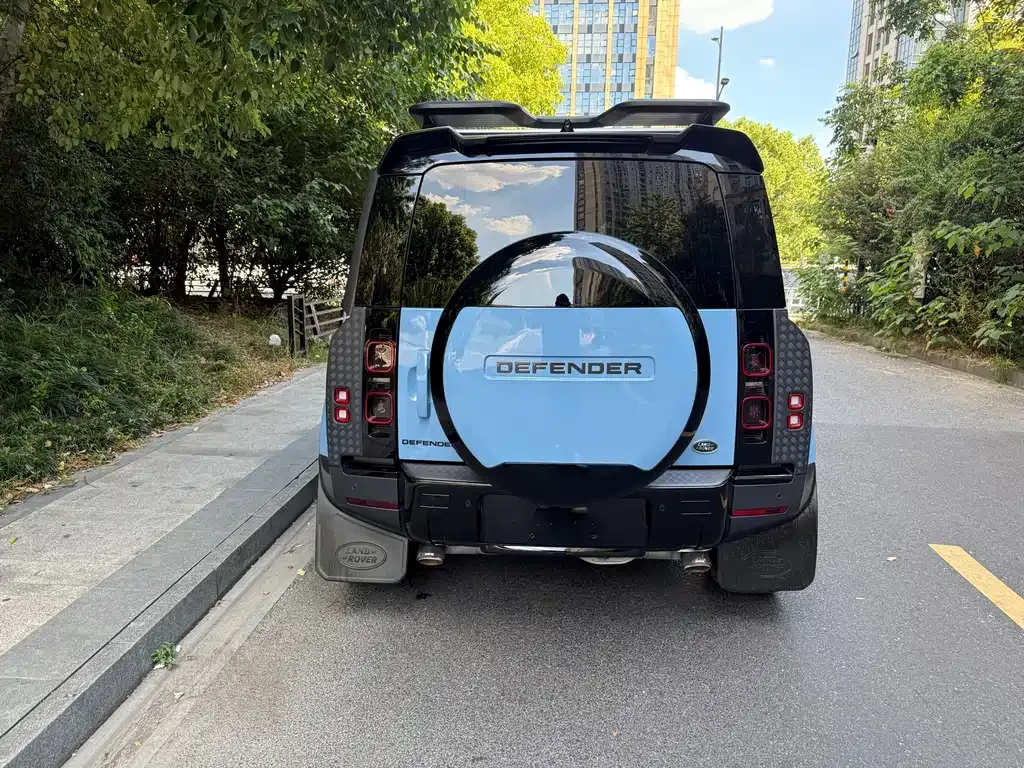 Land Rover Defender — фото 10