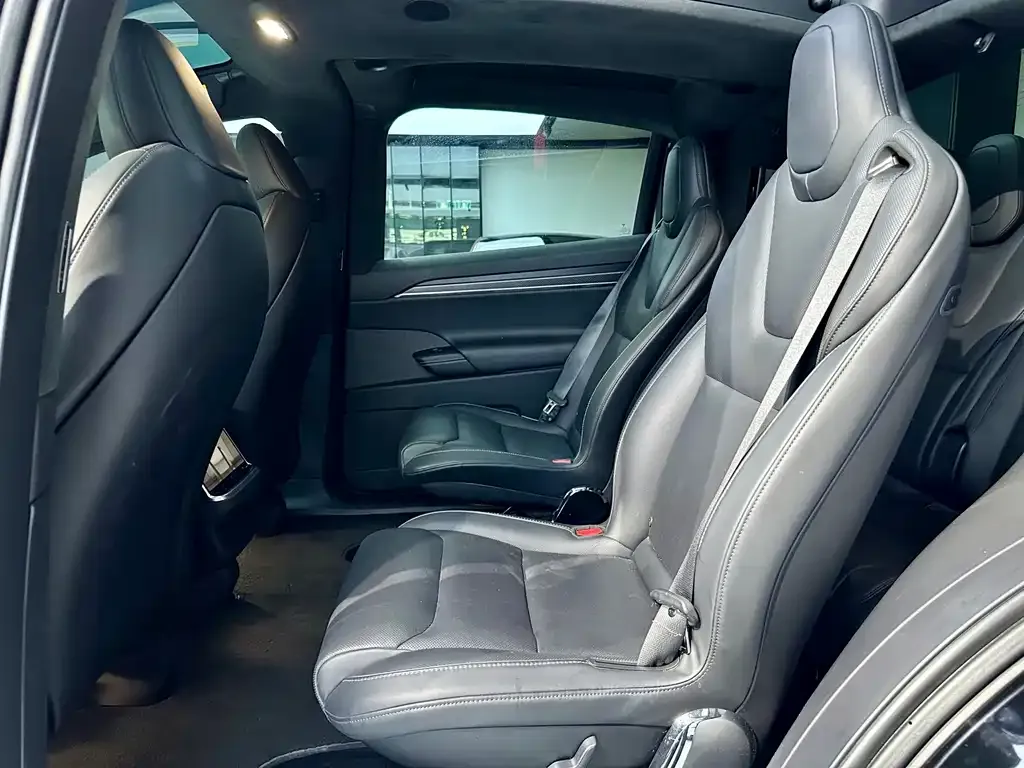 Tesla Model X 2023 из CN, фото 10