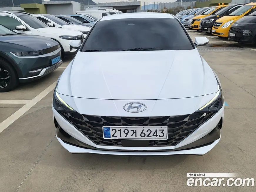 Hyundai AVANTE — фото 1