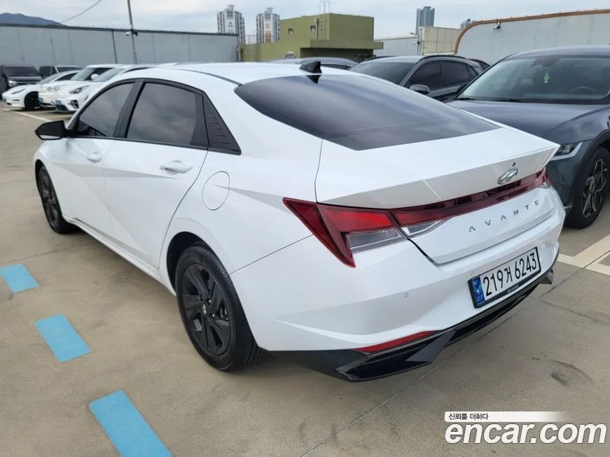 Hyundai AVANTE — фото 4