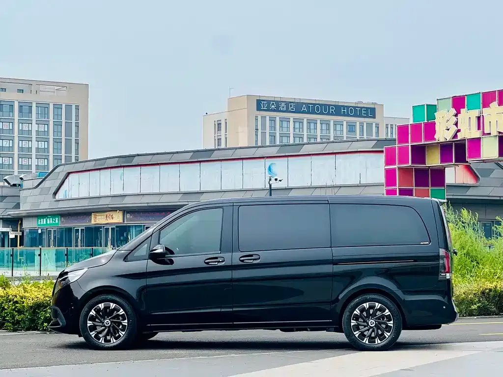 Mercedes-Benz V-Class 2024 из CN, фото 3