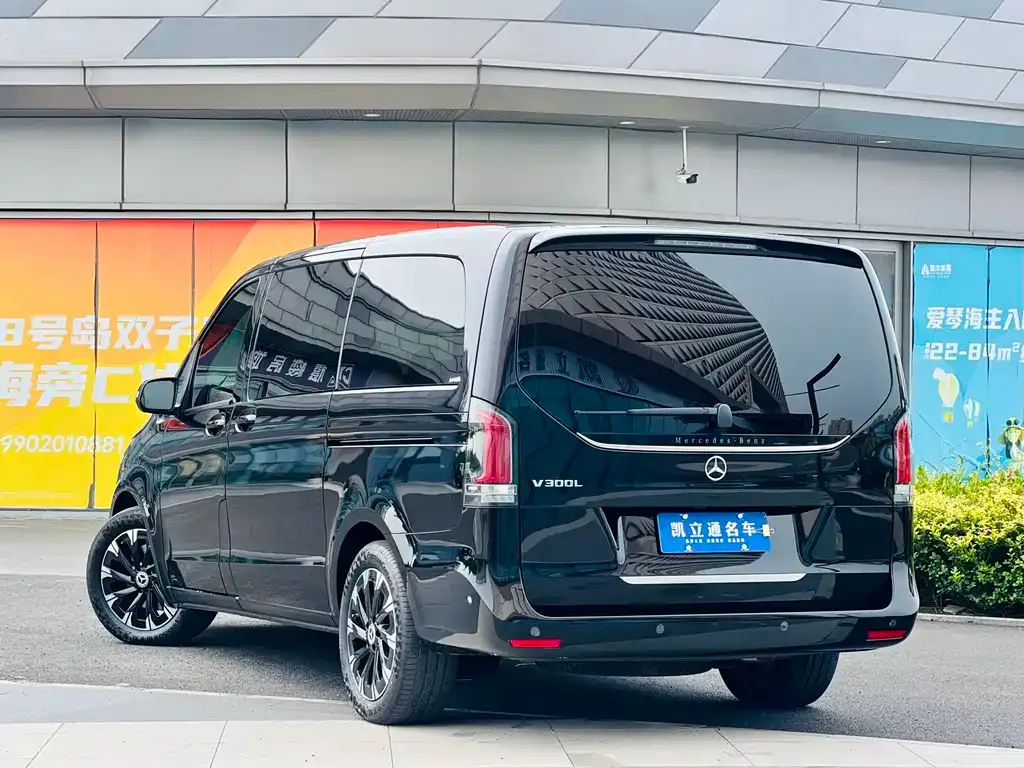 Mercedes-Benz V-Class 2024 из CN, фото 4