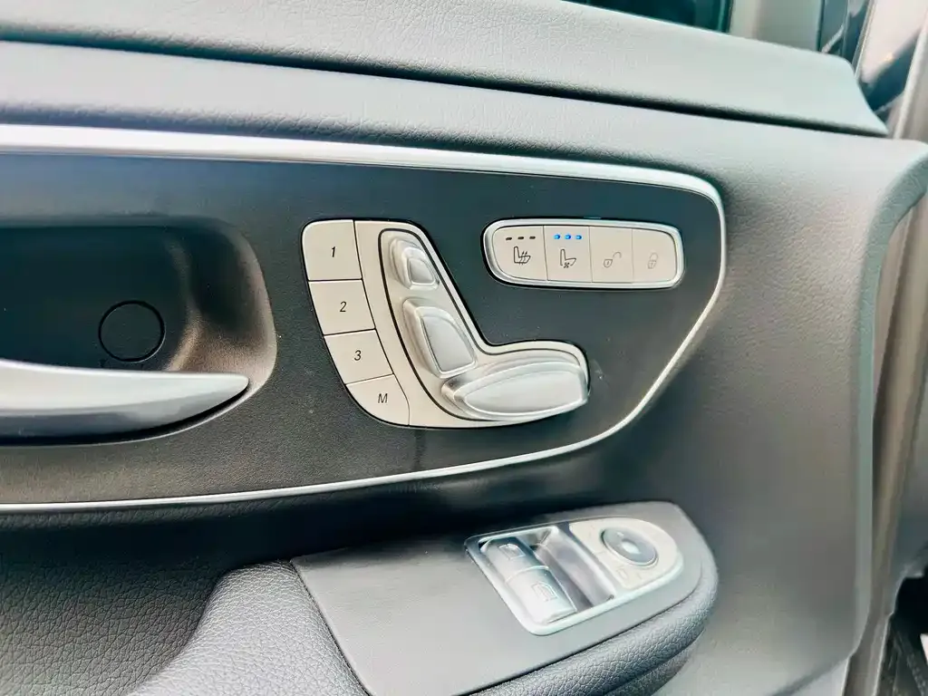 Mercedes-Benz V-Class 2024 из CN, фото 6