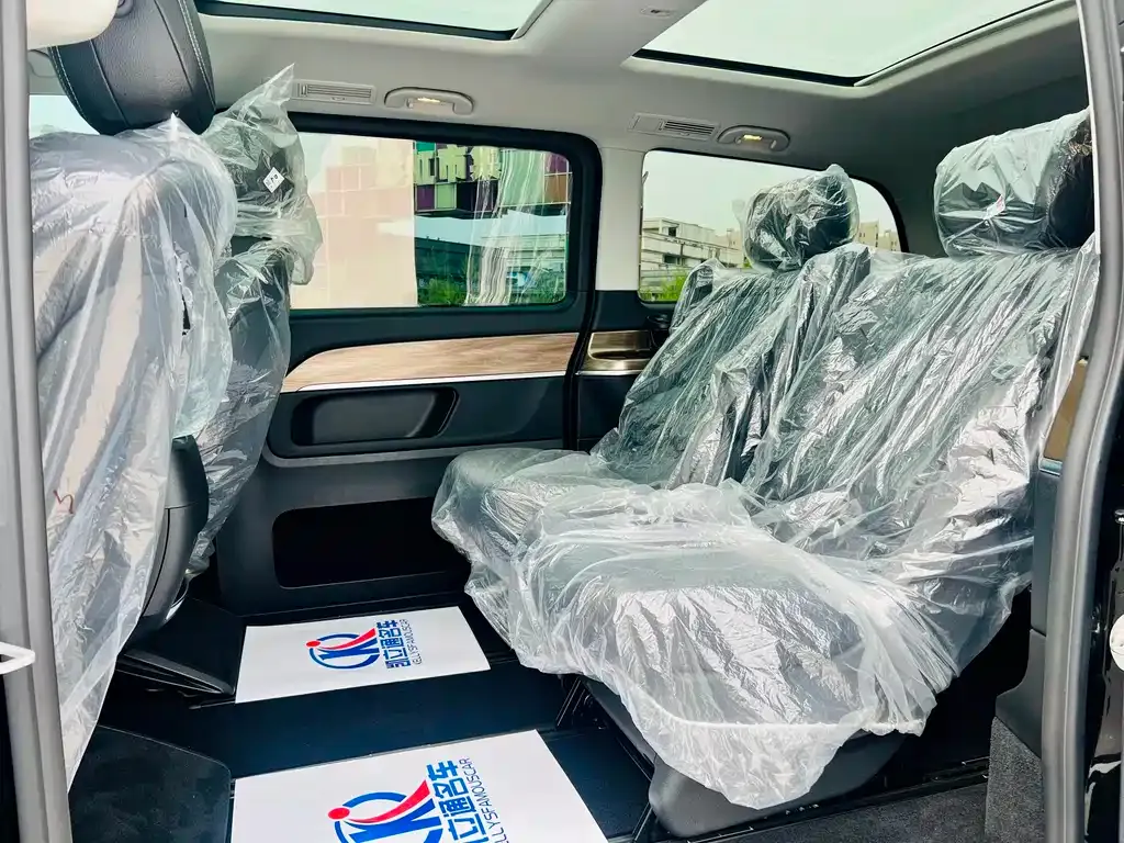 Mercedes-Benz V-Class 2024 из CN, фото 8