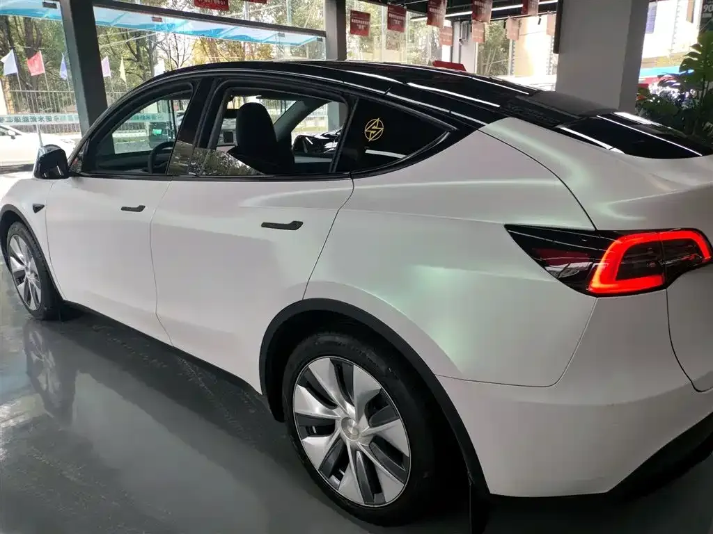 Tesla Model Y — фото 5