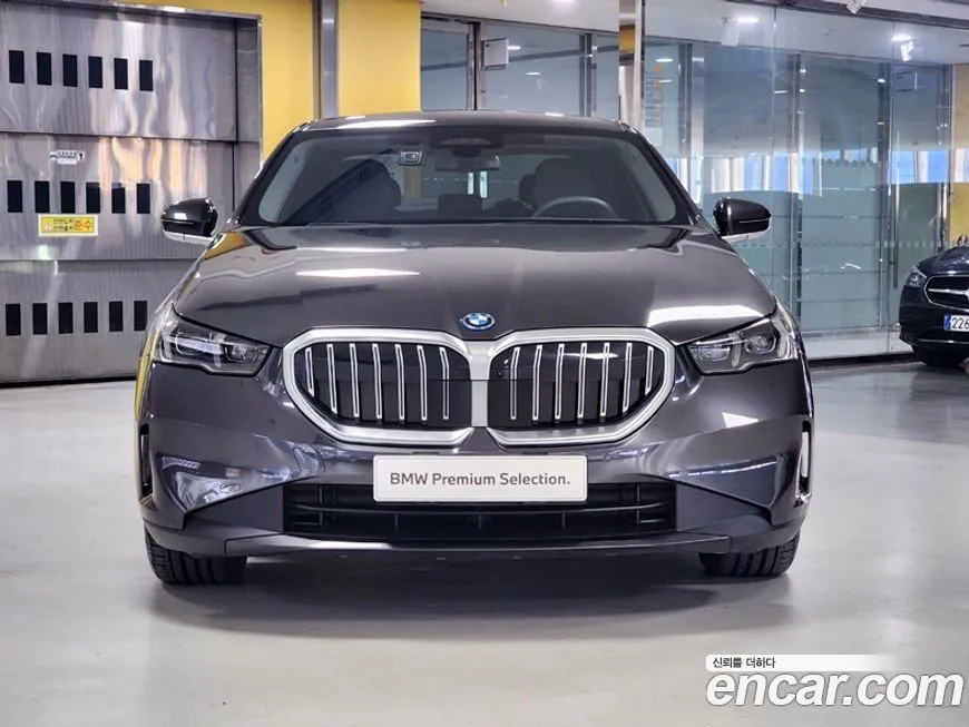 BMW 5-Series 2025 из KR, фото 3