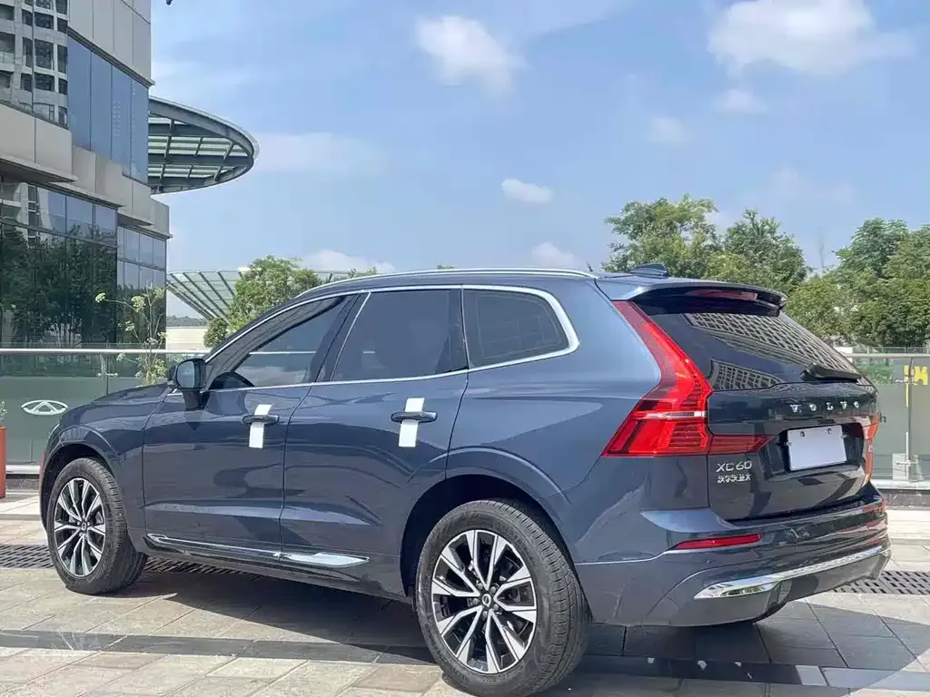 Volvo XC60 2023 из CN, фото 2