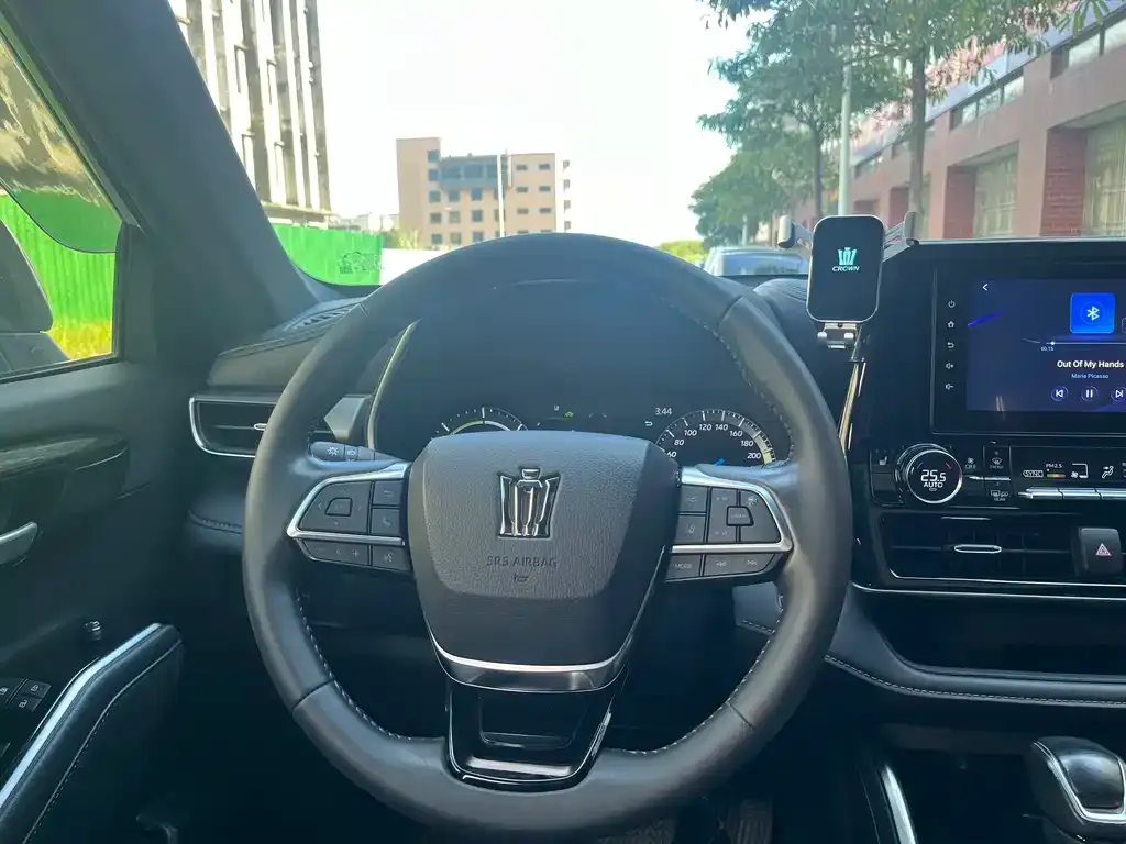 Toyota Crown Kluger 2023 из CN, фото 10