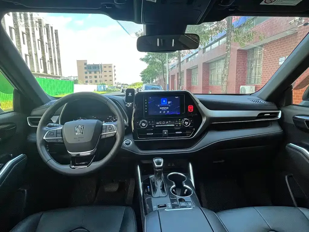 Toyota Crown Kluger 2023 из CN, фото 6