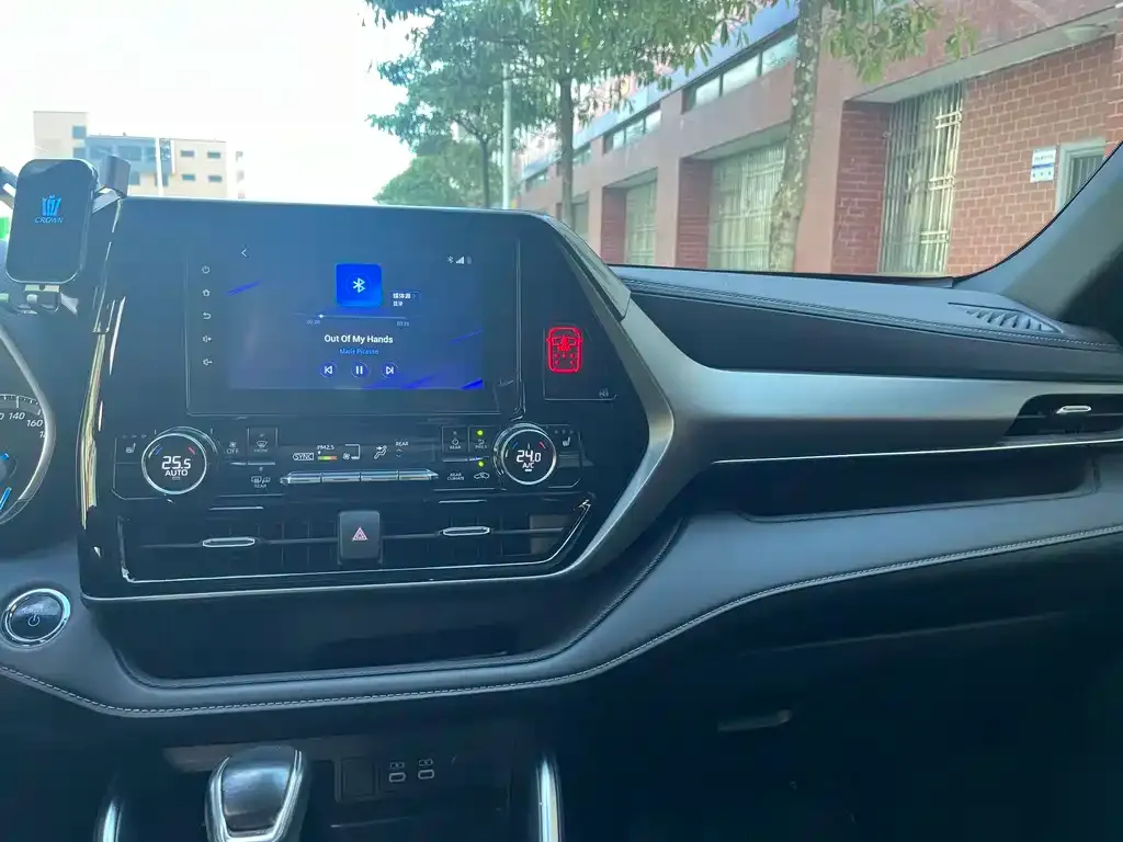 Toyota Crown Kluger 2023 из CN, фото 9