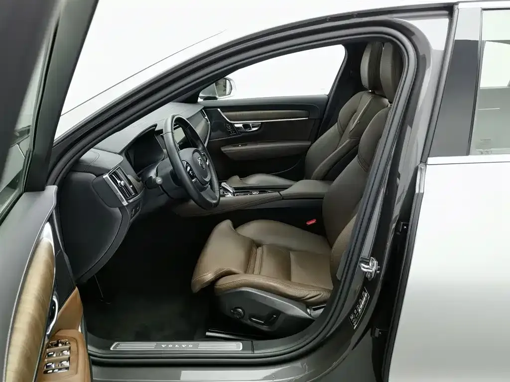 Volvo S90 — фото 10